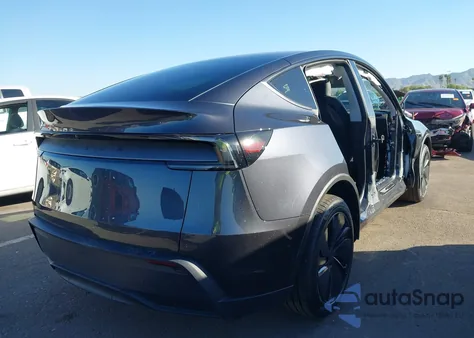 2026 Tesla Model Y Long Range Dual Motor All-Wheel Drive из США, поврежденный, VIN 7SAYGDED9TA490011